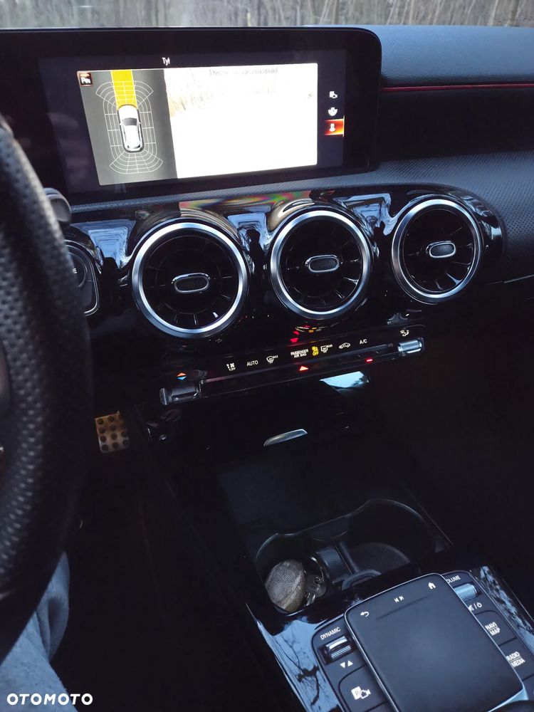 Mercedes-Benz Klasa A 180 AMG Line 7G-DCT - 31