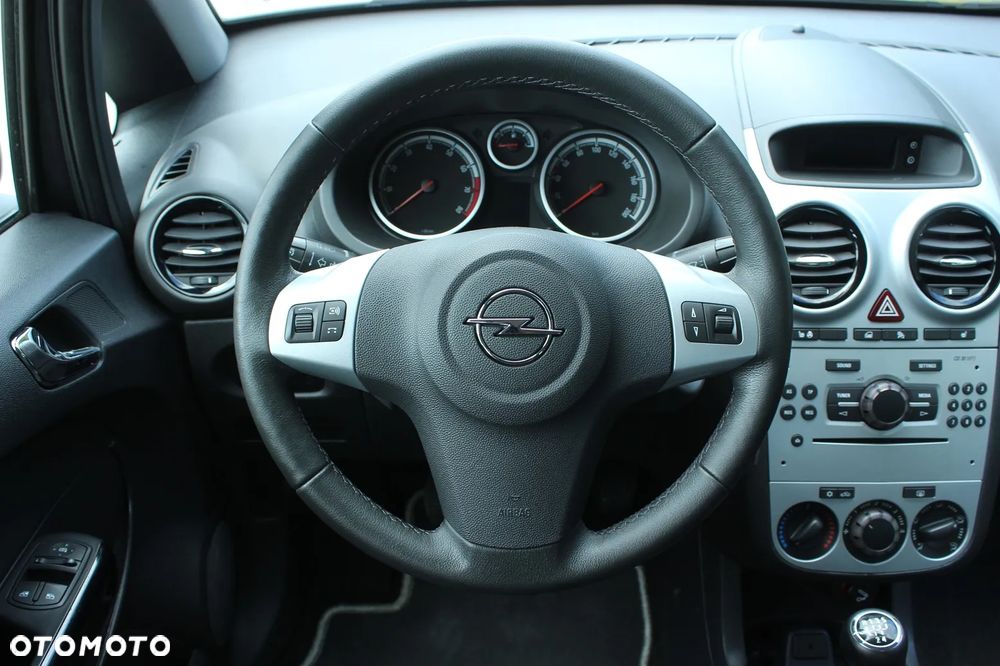 Opel Corsa 1.4 16V Innovation - 20