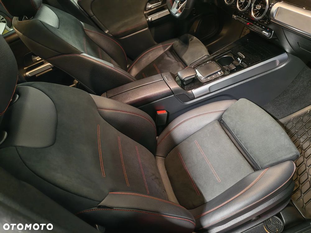 Mercedes-Benz GLB 200 4-Matic AMG Line 8G-DCT - 15