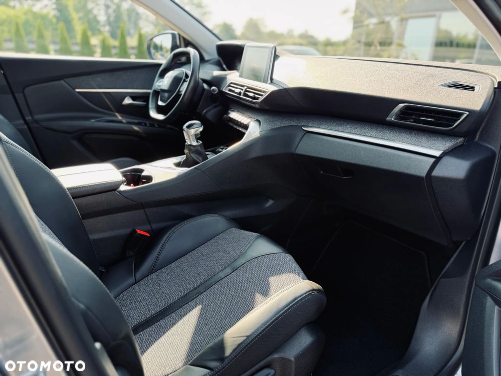 Peugeot 3008 1.2 PureTech Allure S&S - 19