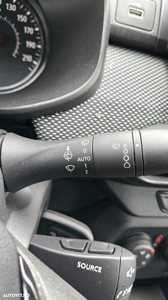 Dacia Logan TCe 90 Essential - 26