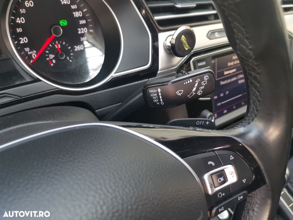 Volkswagen Passat Variant 2.0 TDI DSG 4Motion Highline - 32