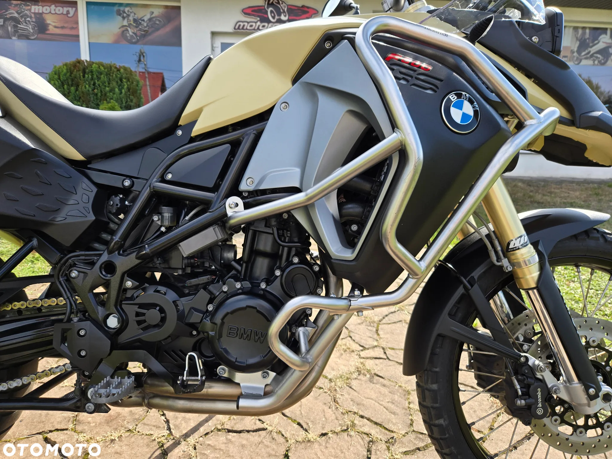 BMW F - 22