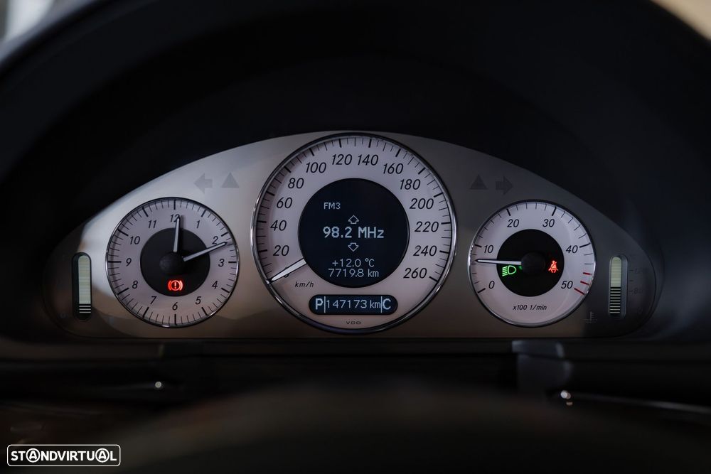 Mercedes-Benz E 320 CDi Avantgarde - 35