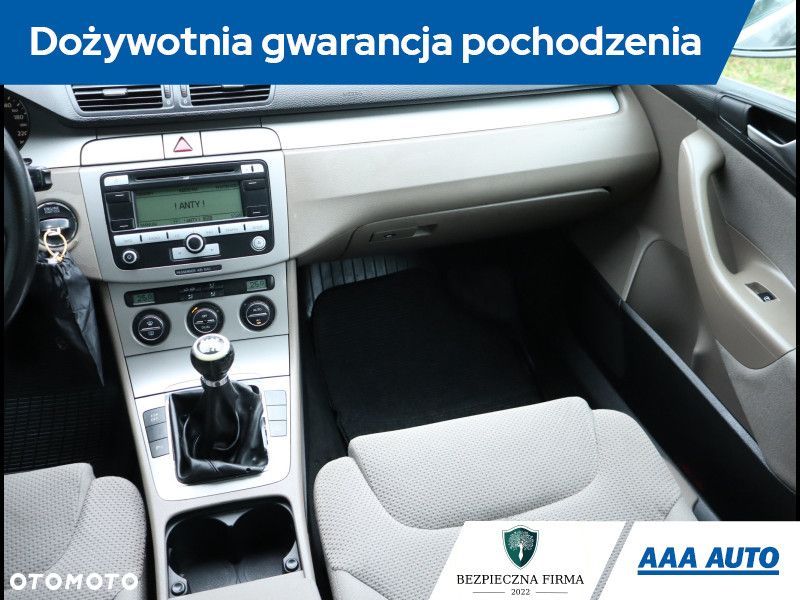 Volkswagen Passat - 9