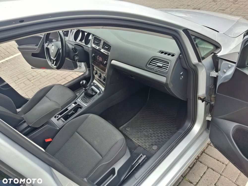 Volkswagen Golf 1.6 TDI BMT Comfortline - 10