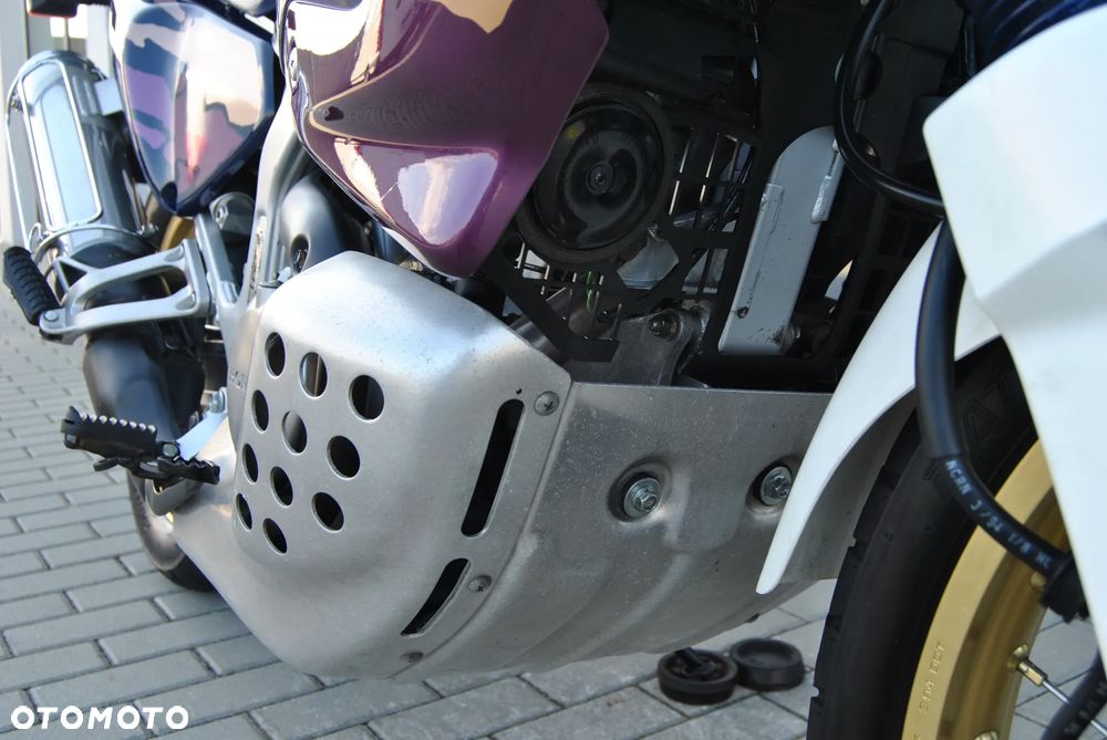 Honda XRV - 15