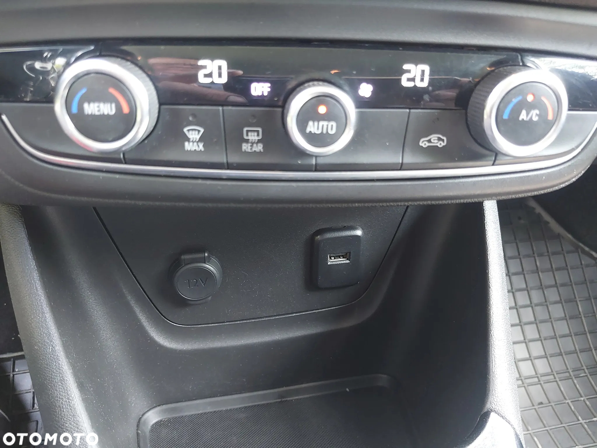 Opel Crossland X - 19