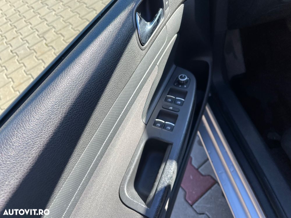 Volkswagen Golf 1.6 Automatik Trendline - 12