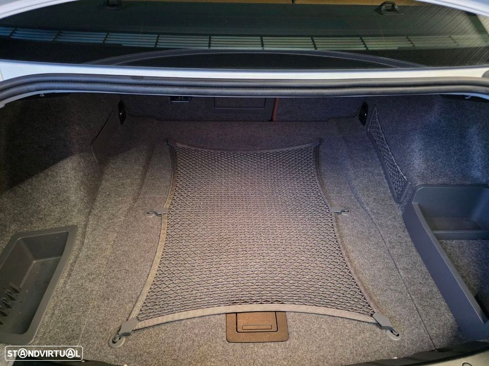 BMW 335 i xDrive Aut. Edition Exclusive - 24