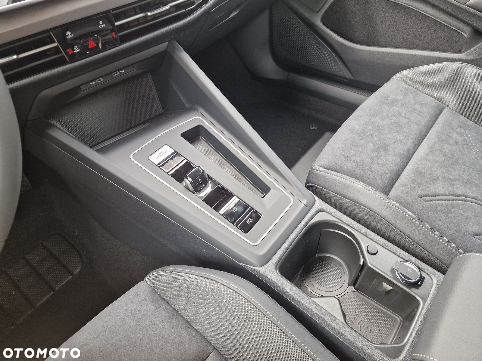 Volkswagen Golf - 22