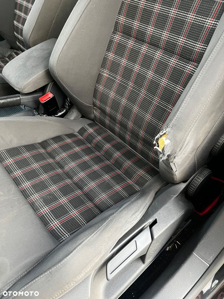 Volkswagen Golf - 17