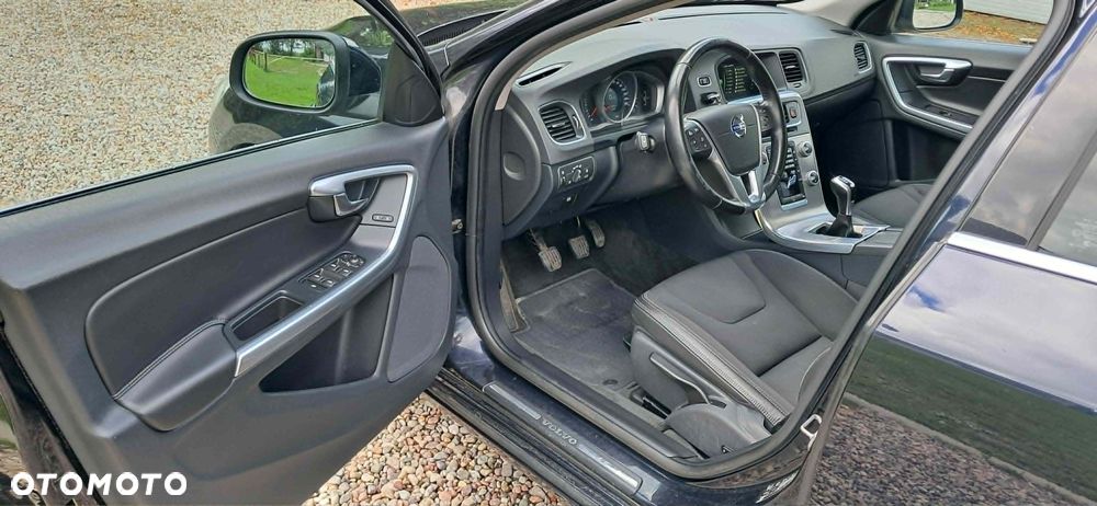 Volvo V60 D3 Momentum - 13