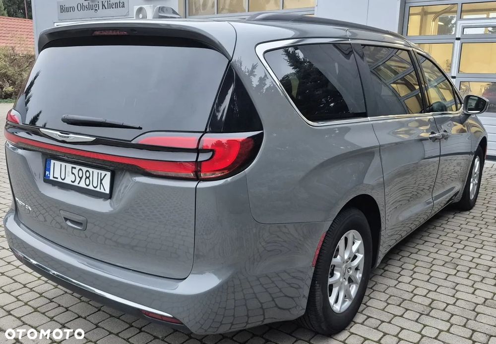 Chrysler Pacifica - 7