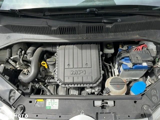 Volkswagen up! street - 19