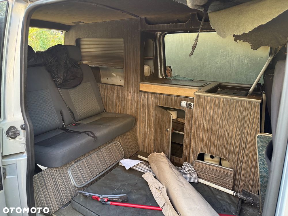 Volkswagen Multivan - 15