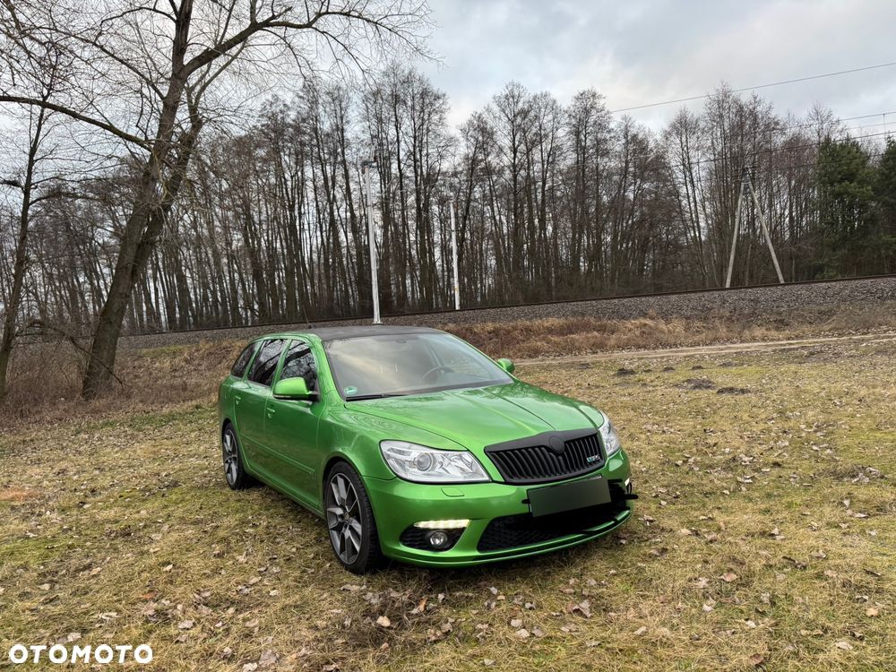 Skoda Octavia Combi 2.0 TDI DPF RS - 7