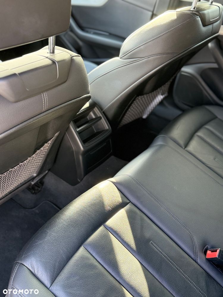 Audi A4 Avant 2.0 TDI S tronic design - 19