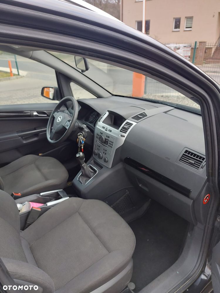 Opel Zafira 1.6 Essentia - 6