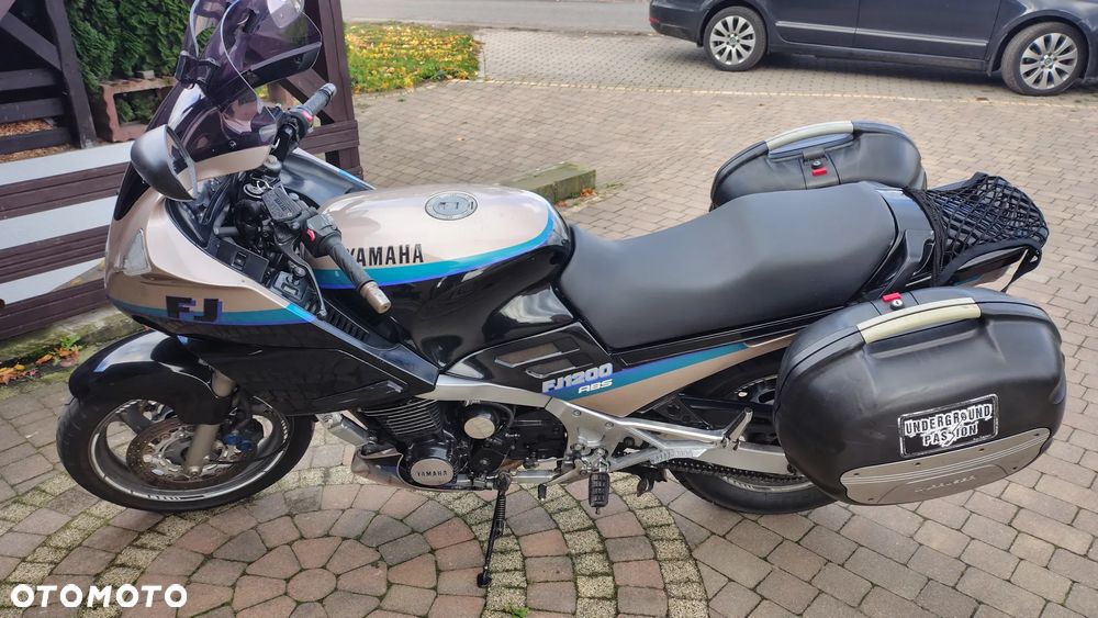 Yamaha FJ - 2