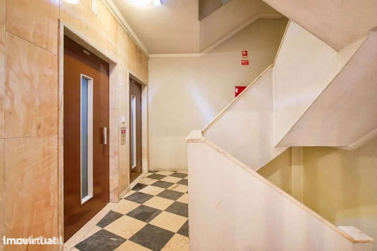 Estúdio moderno em Alfragide com varanda e elevador - Grande imagem: 4/17