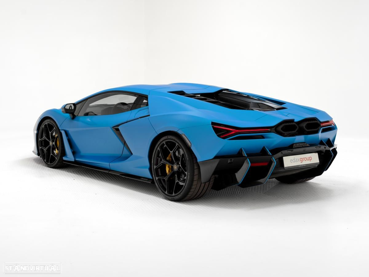 Lamborghini Revuelto - 4