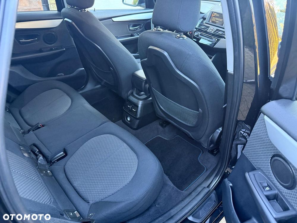 BMW Seria 2 214d - 6