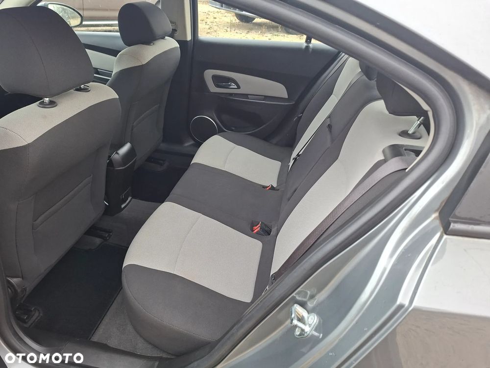 Chevrolet Cruze 1.6 LS - 7