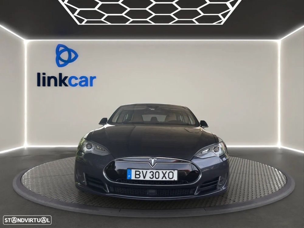 Tesla Model S - 3