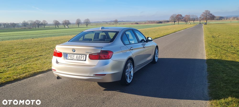 BMW Seria 3 316i - 13