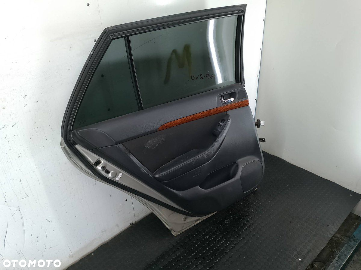 DRZWI TYŁ LEWY  TOYOTA AVENSIS II T25 1C0 KOMBI - 8
