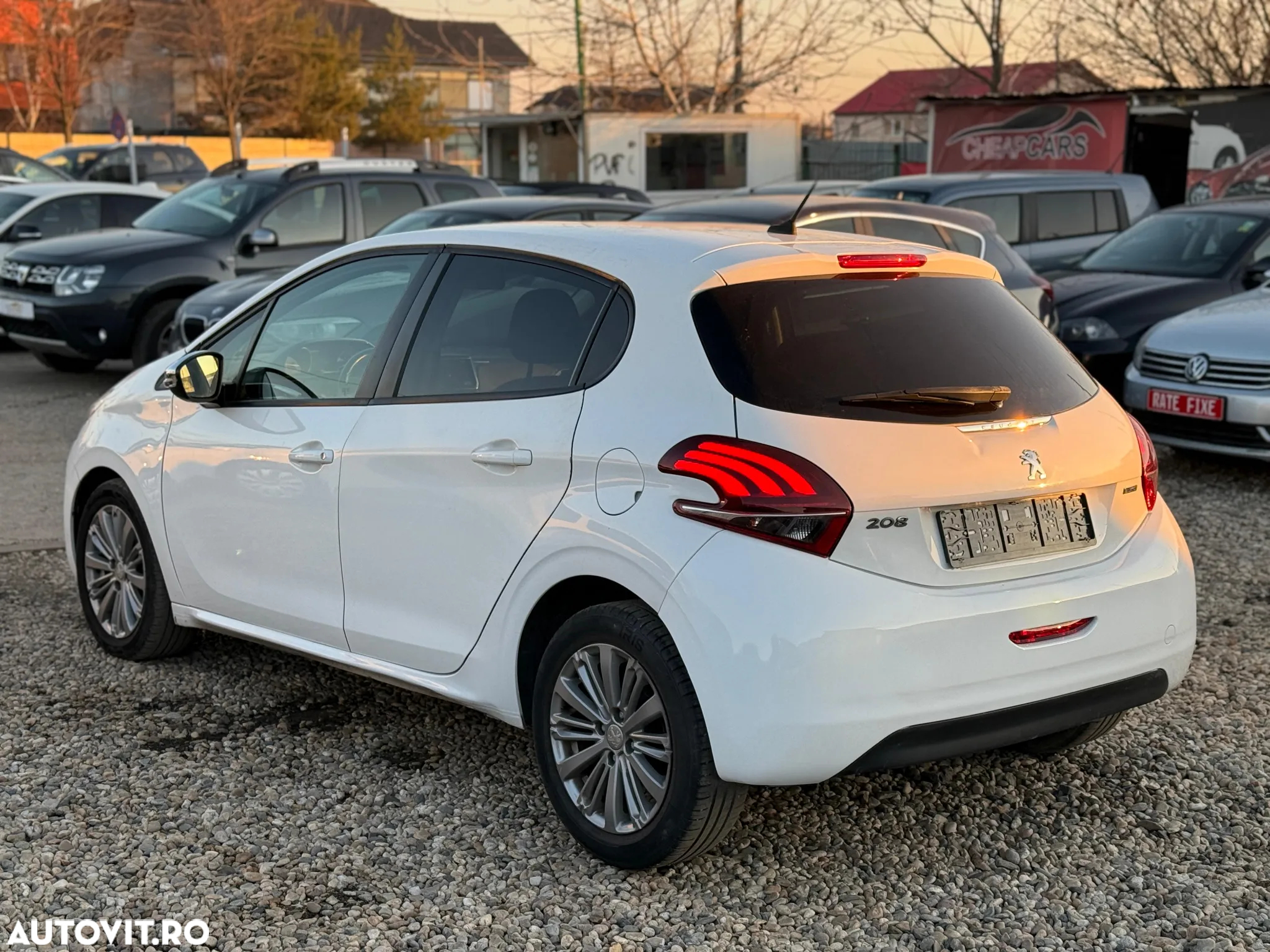 Peugeot 208 1.6 e-HDi FAP STT Allure - 9