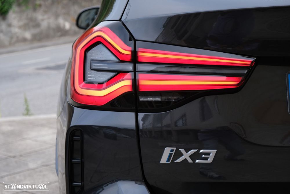 BMW iX3 M Sport Impressive - 37