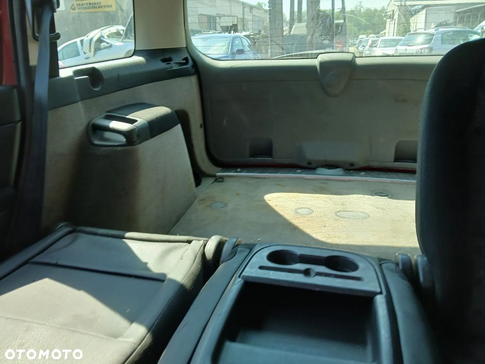 peugeot 307 SW fotel fotele kanapa deska kokpit podsufitka boczek boczki klamka podłokietnik licznik - 6