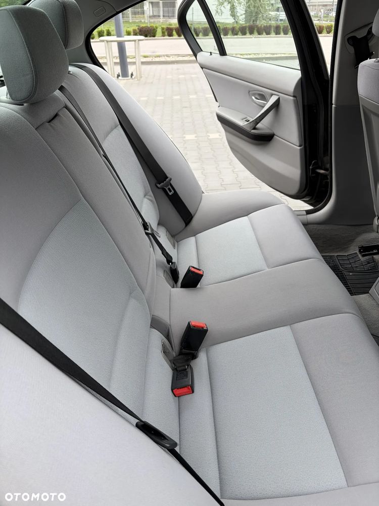 BMW Seria 3 320d - 11