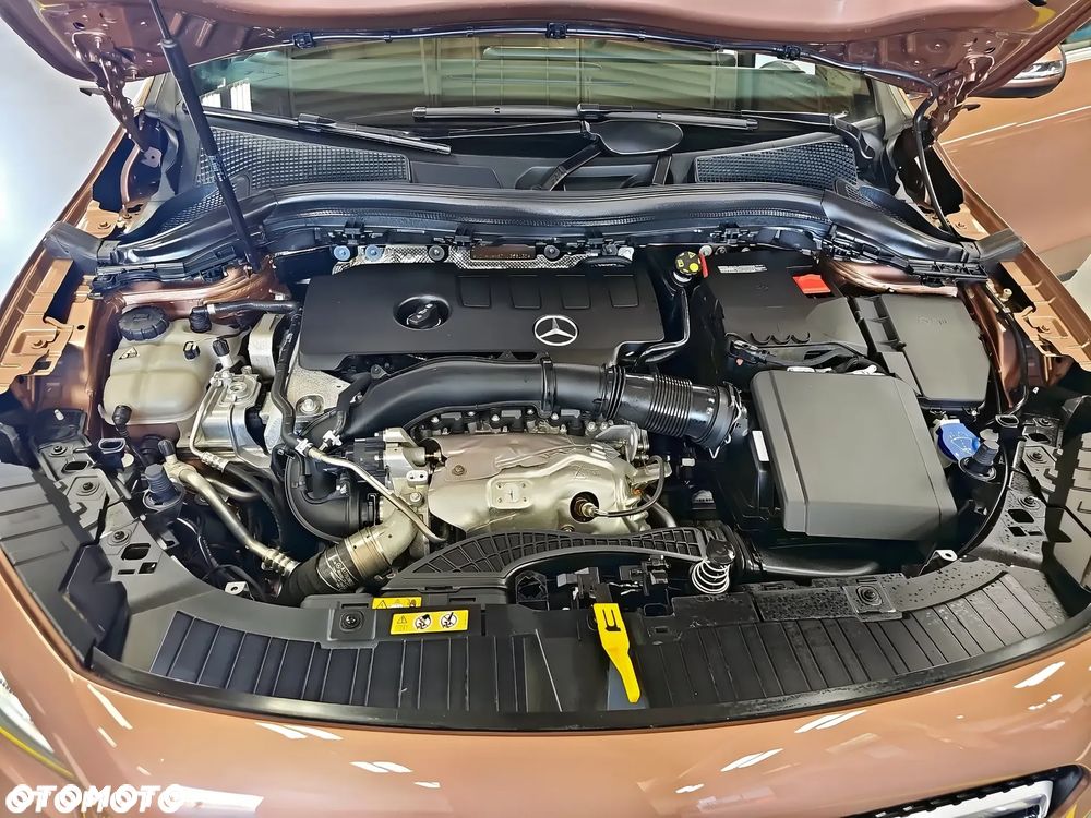 Mercedes-Benz GLA 250 4-Matic AMG Line - 13