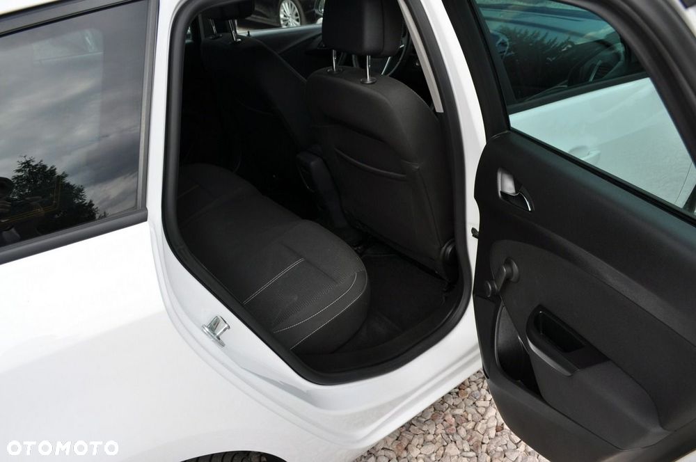 Opel Astra 1.4 T Enjoy EU6 - 17