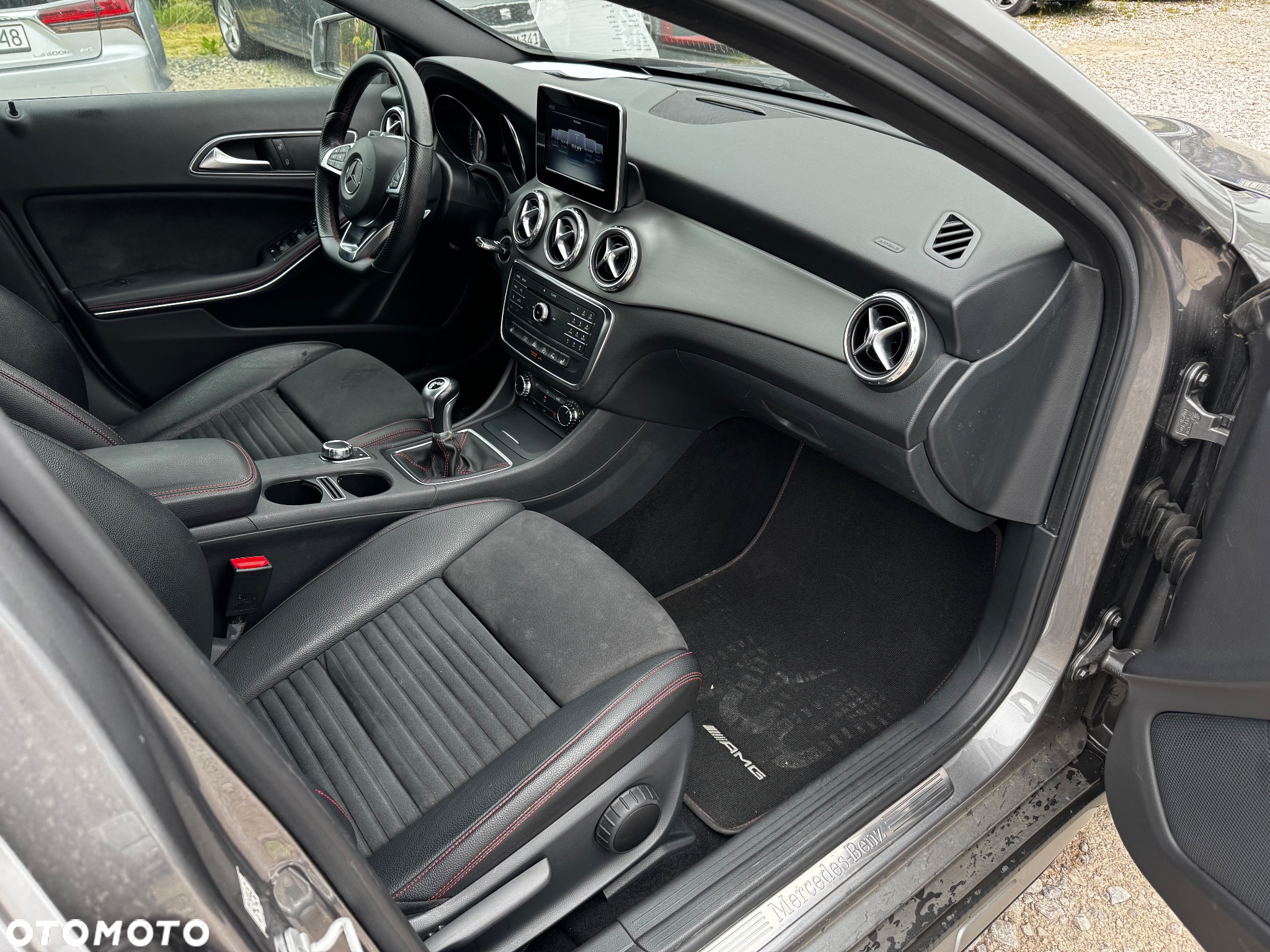 Mercedes-Benz GLA 250 AMG Line - 24