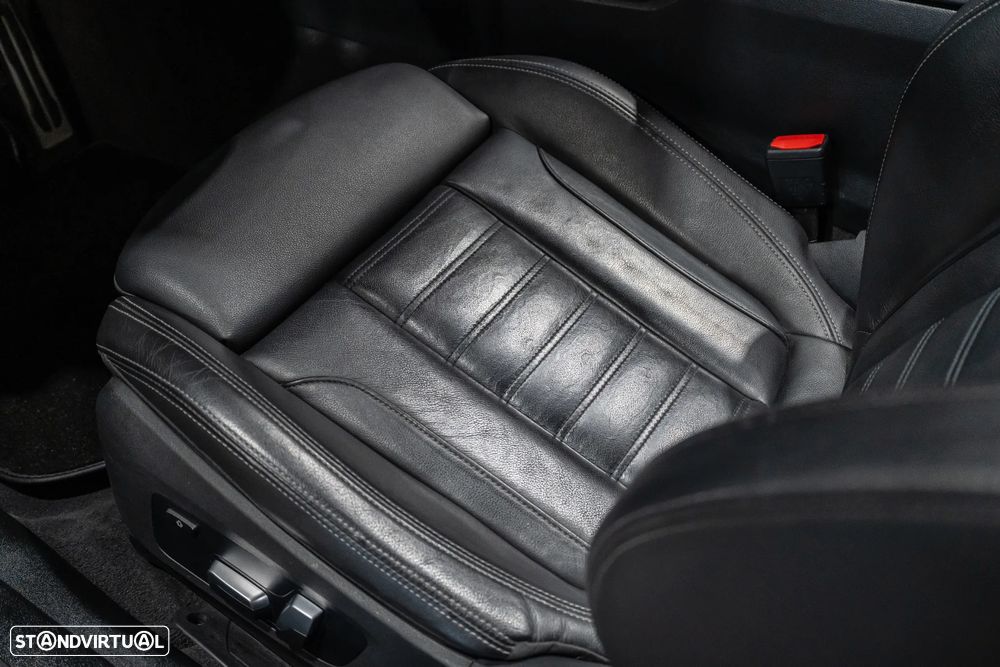 BMW 420 i Pack Desportivo M Auto - 23