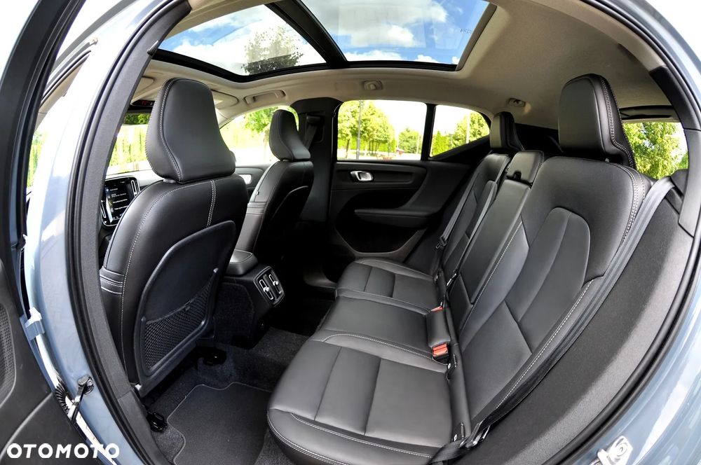 Volvo XC 40 T3 Momentum Pro - 21
