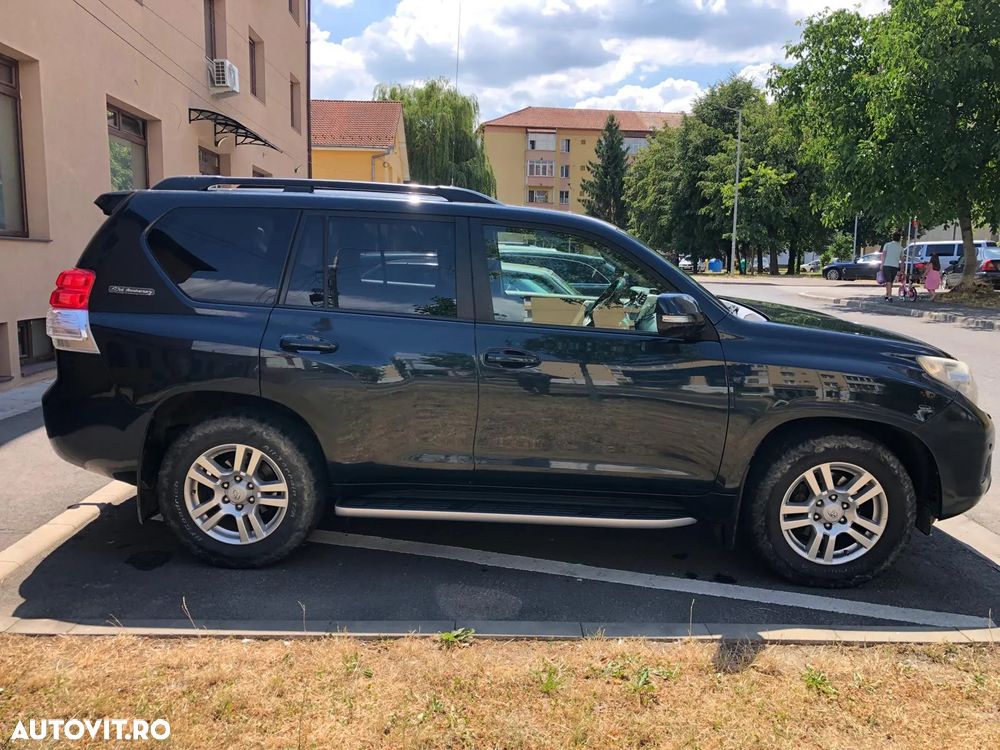 Toyota Land Cruiser - 2