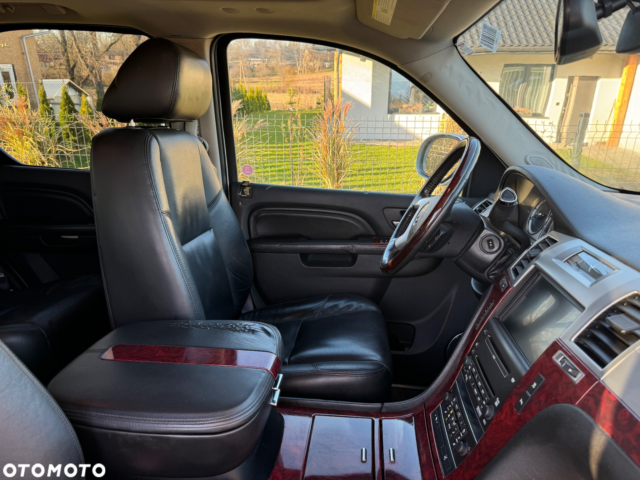 Cadillac Escalade - 33