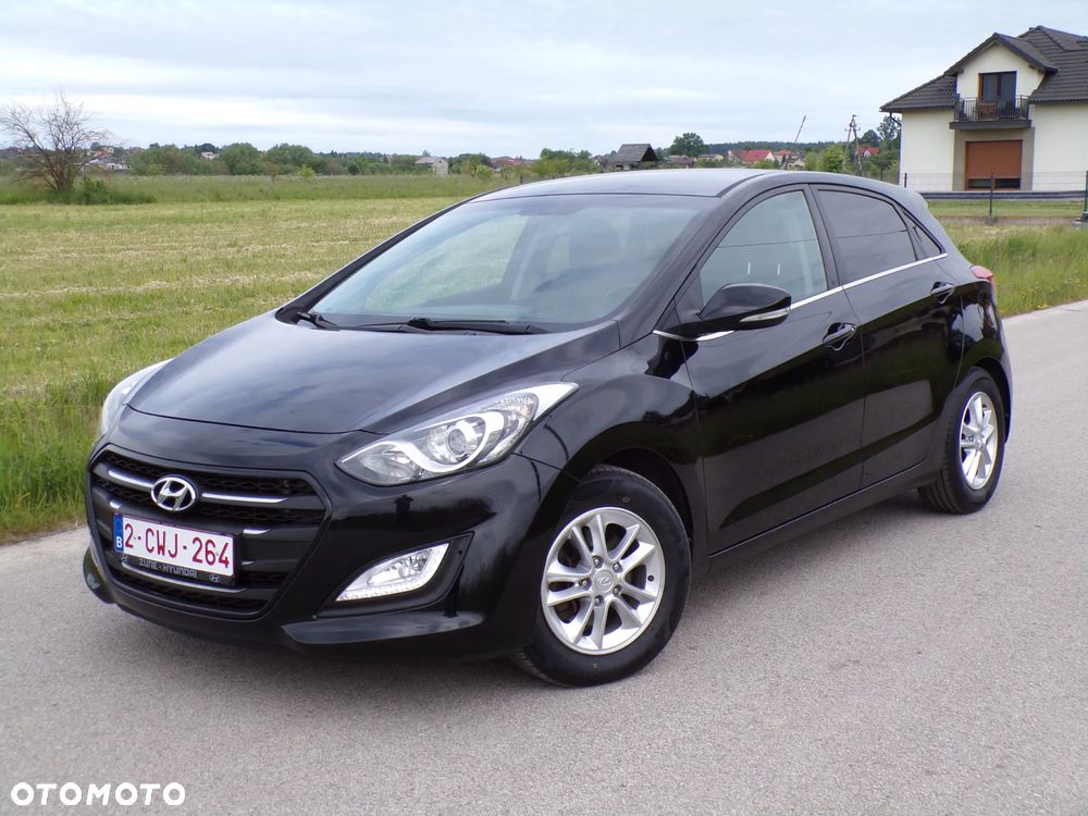 Hyundai i30 blue 1.6 CRDi Passion - 1