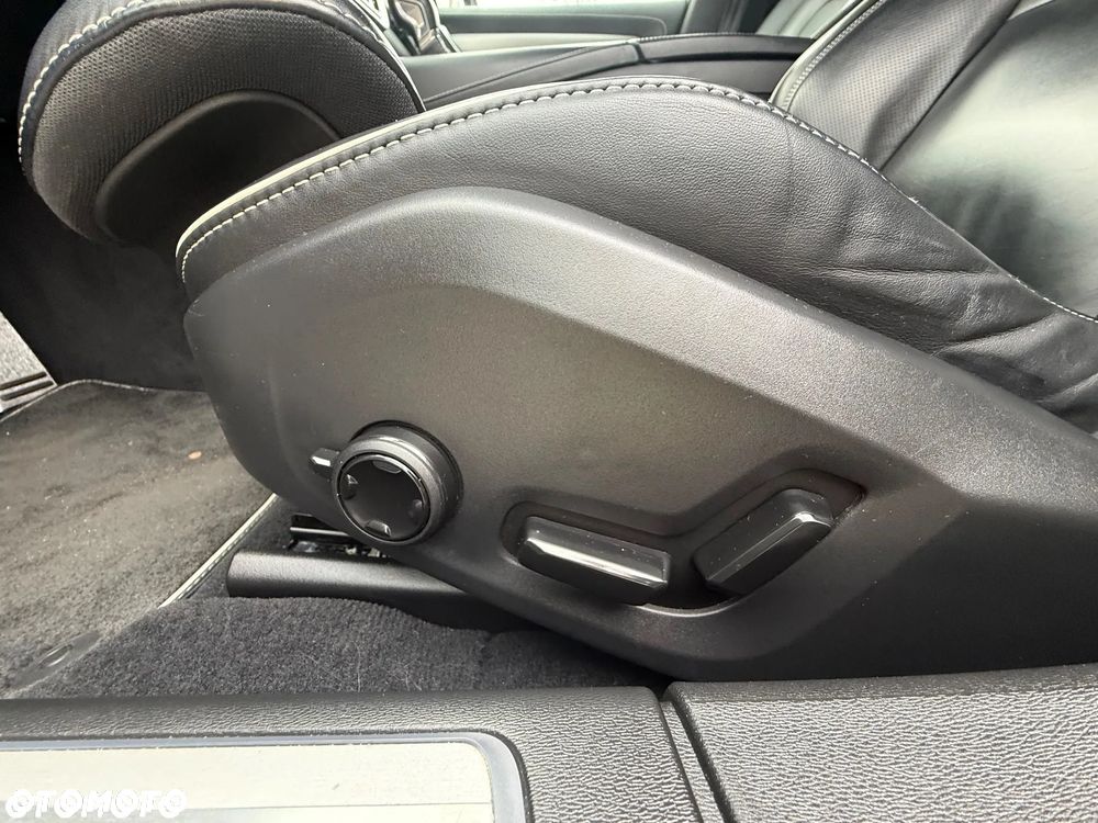 Volvo V90 T4 R-Design - 22