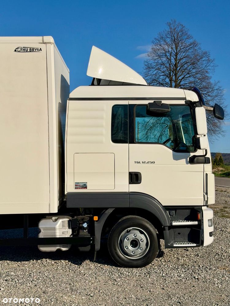 MAN TGL 12.250 / KONTENER / IZOTERMA / WINDA / 2017R / EURO 6 / LIFT  / SPROWADZONY / ZADBANY  / E6 / 17 PALET - 11
