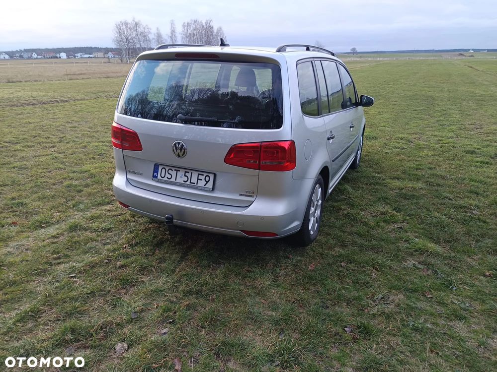 Volkswagen Touran - 4