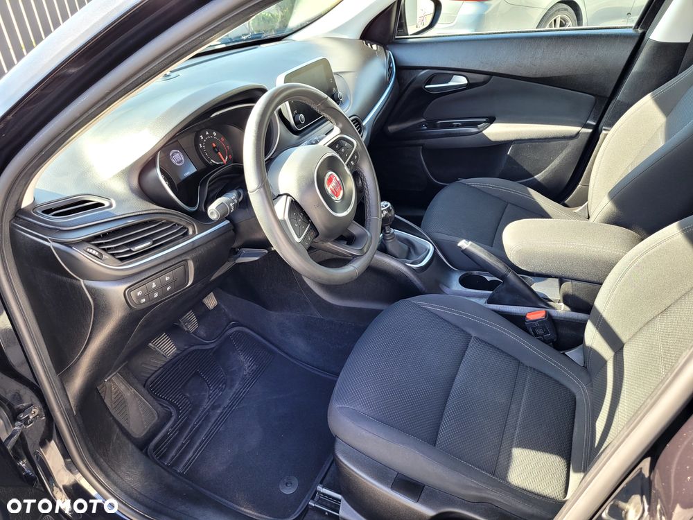 Fiat Tipo 1.4 T-Jet 16v Lounge EU6d - 19