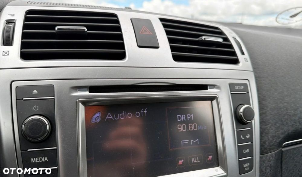 Toyota Avensis 1.6 Premium - 6