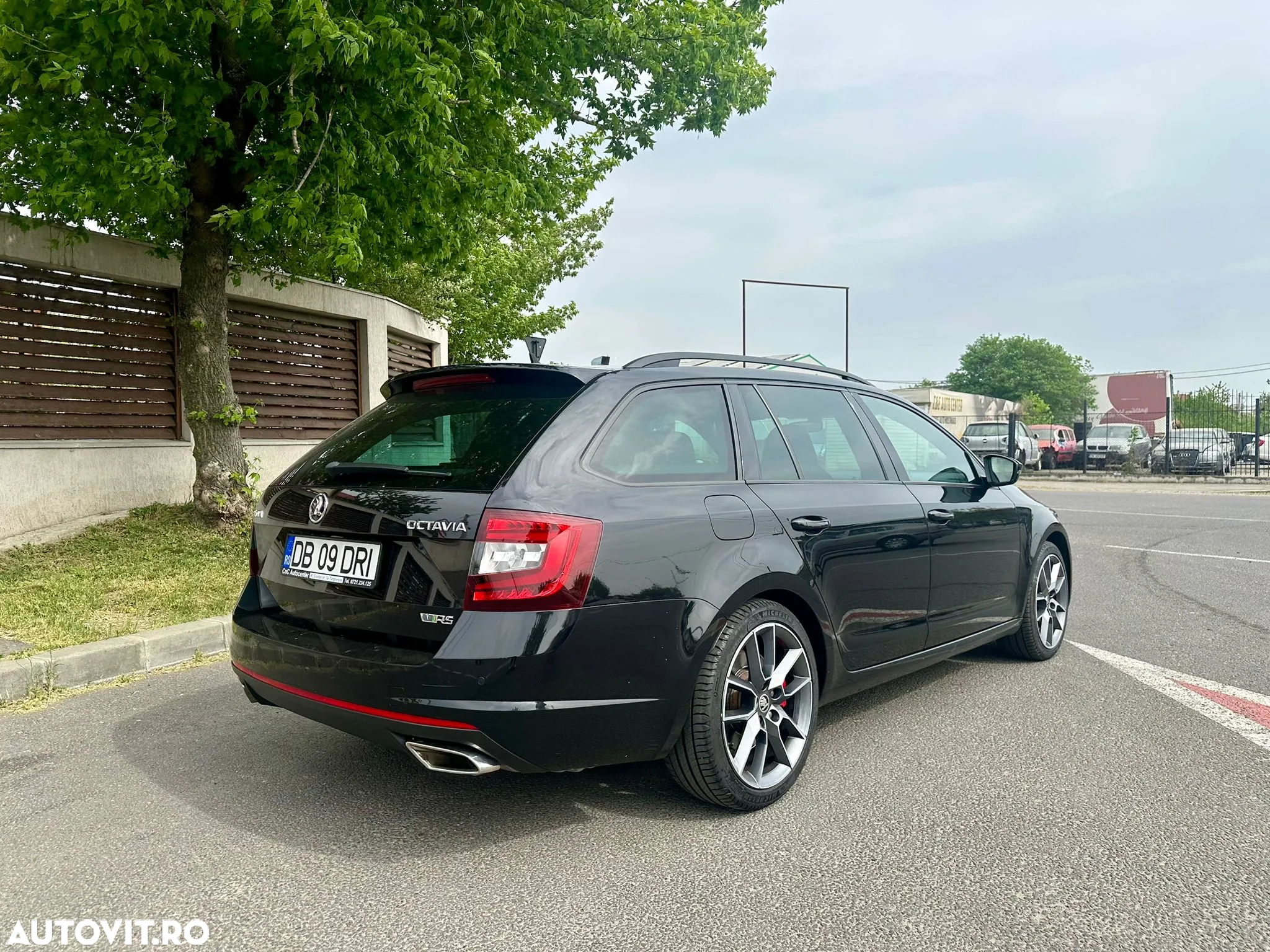 Skoda Octavia Combi 2.0 TSI DSG RS - 7