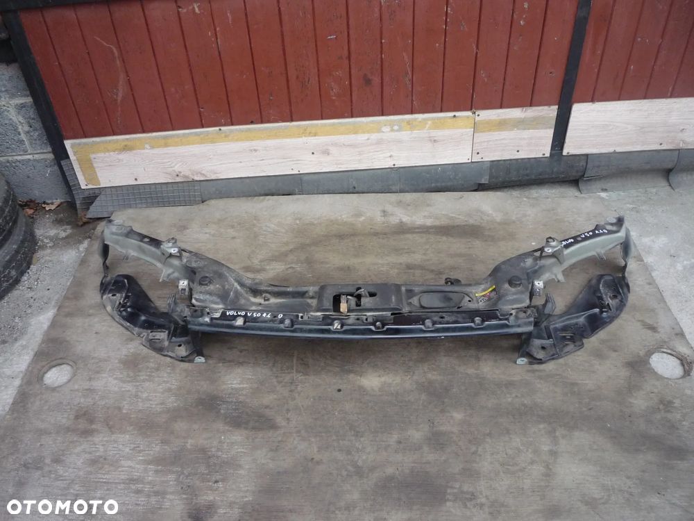 VOLVO V50 1.6D PAS PRZEDNI GÓRNY - 1